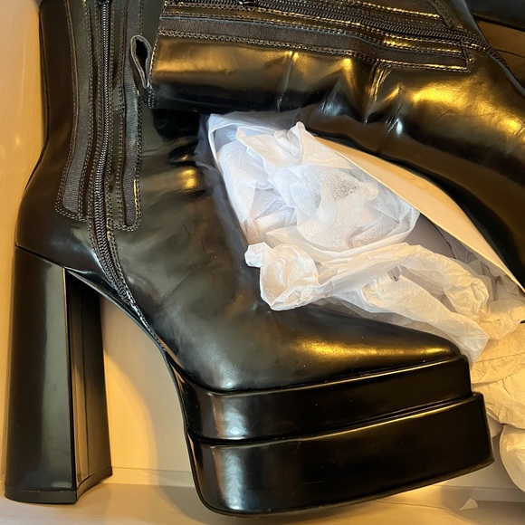 Jeffrey Campbell Distortion boot - Picture 3 of 8